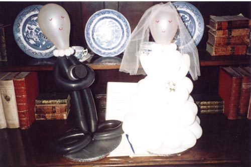 [Bride and Groom Balloons]